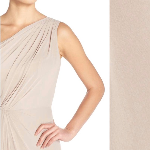❌ SOLD ❌ NWT One Shoulder Gown- Monique Lhuillier - Picture 4 of 5